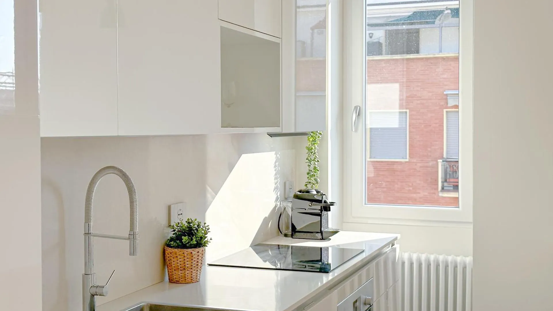 D'Adda 16 - Suite Luminosa - 3 Min Dal Naviglio Milánó Apartman